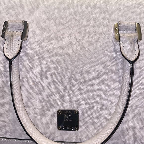 MCM Saffiano Medium Nuovo Tote Gull Gray - Picture 8 of 14